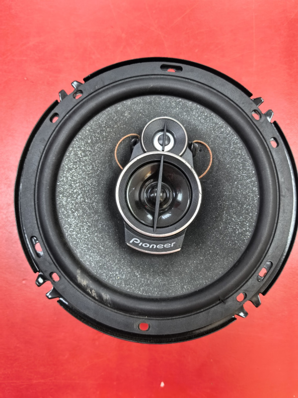 Авто сабвуфер Pionier Ts 1696r