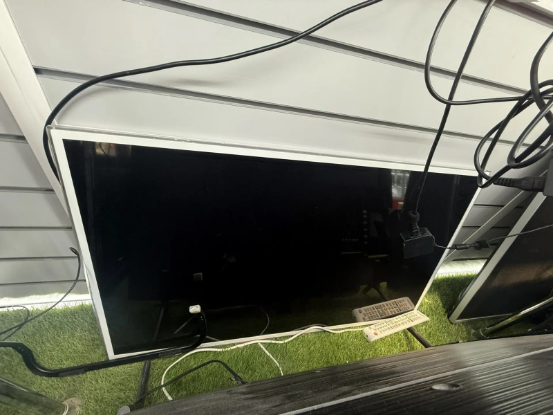 Телевизор Samsung  UE40D6100SW