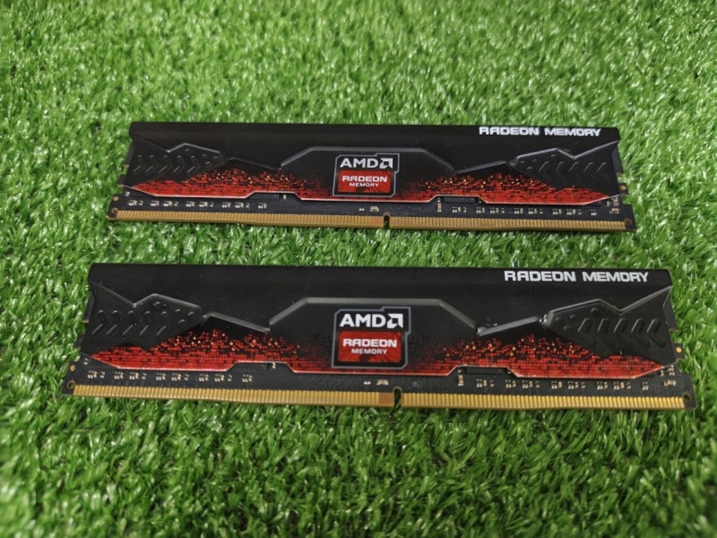 Оперативная память AMD R7S416G2606U2K