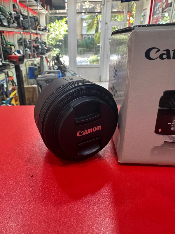 Объектив Canon EF 50MM