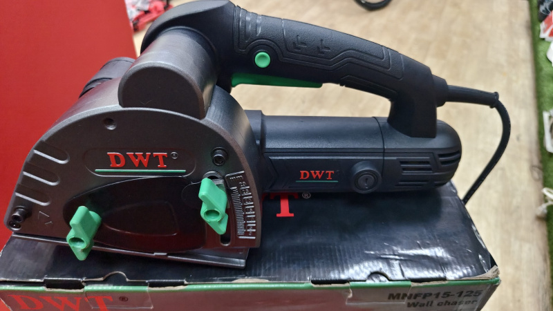 Штроборез DWT MNFP15-125