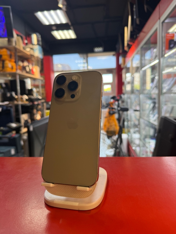 Мобильный телефон Apple iPhone 16 Pro