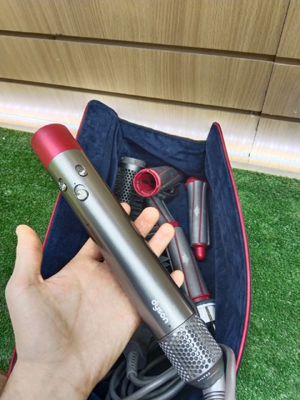 Фен  Dyson HS01