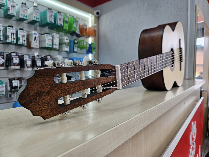 Акустическая гитара Cort АС-100